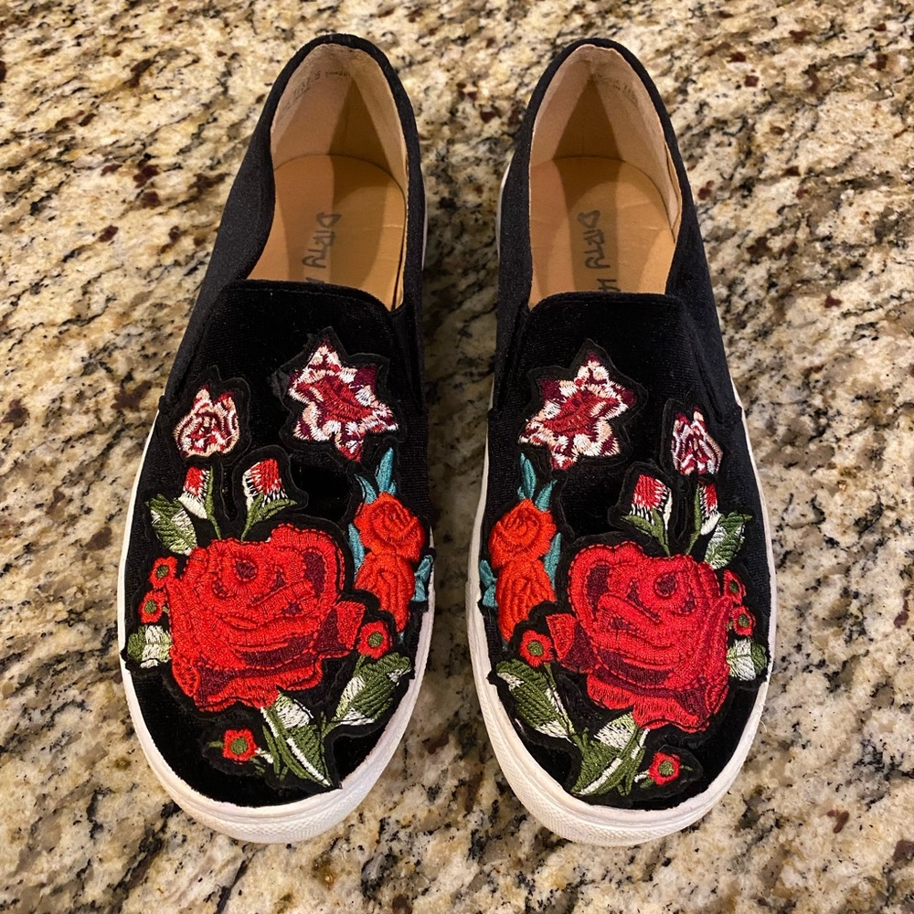 Dirty Laundry black velvet slip-ons, size 7
